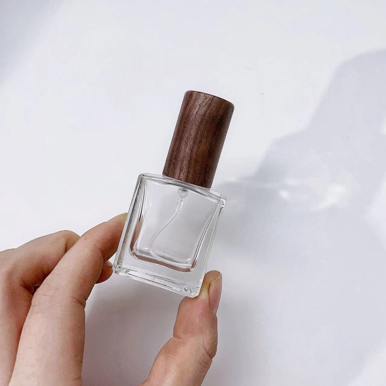 Flacone Spray per profumo in v - Cologne Spray Bottle recensione e prezzo